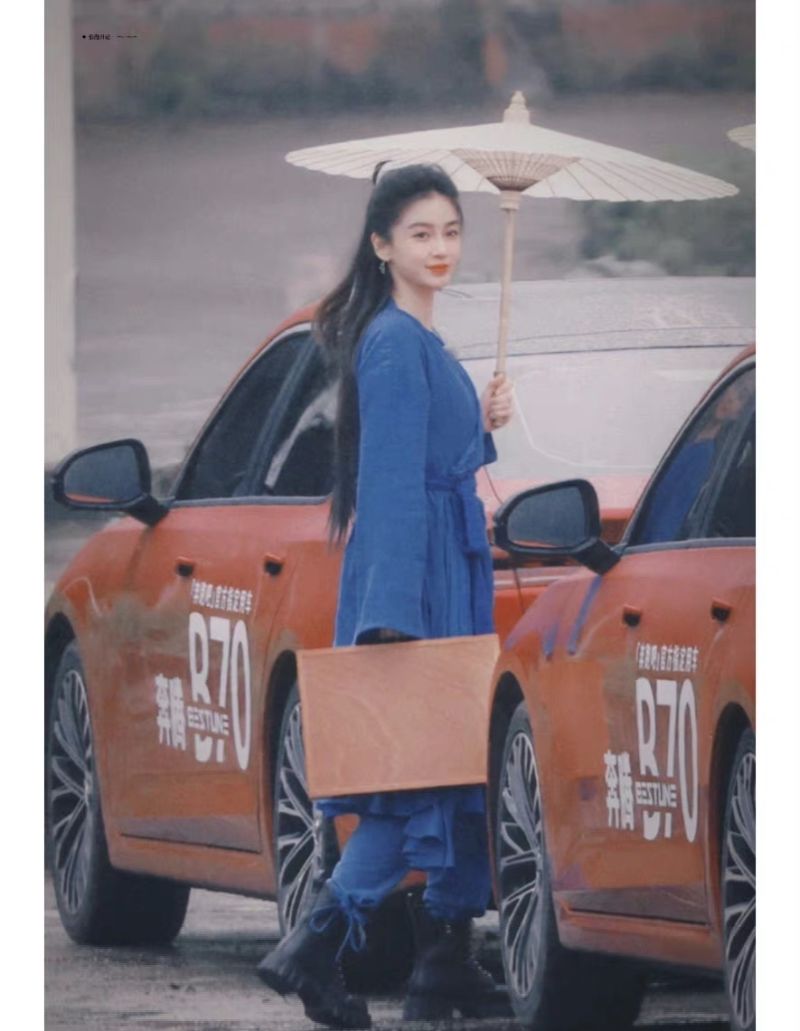 周深|《奔跑吧》全员古装撑伞路透!门面组氛围感超标!身高担当周深画风截然不同!