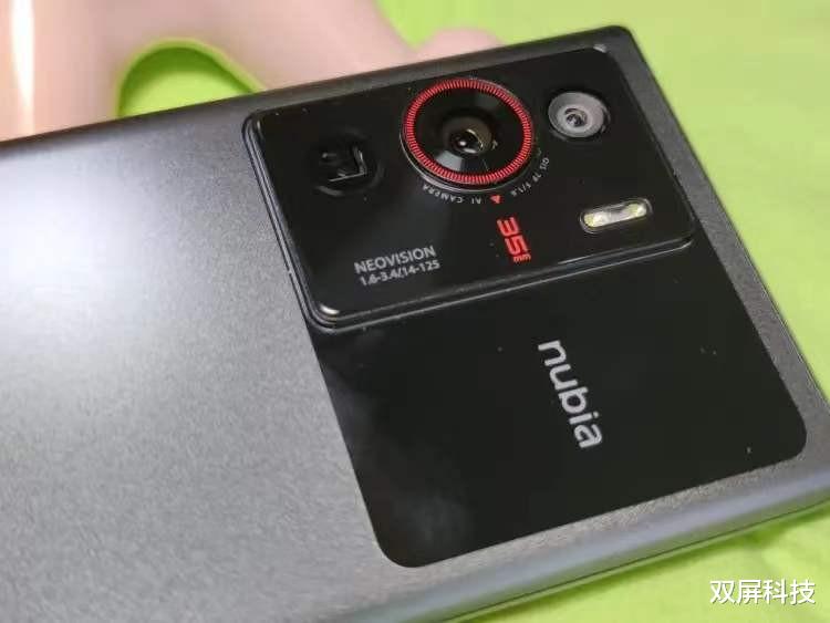 小米科技|五千毫安+星空摄影+九层散热，骁龙8Gen1仅3399元，高达96%好评率