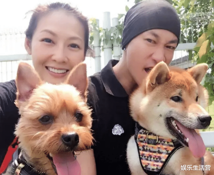 何润东|何润东深夜拽美女衣服去夜店，遭拒绝后显失落，妻子也是夜店相识