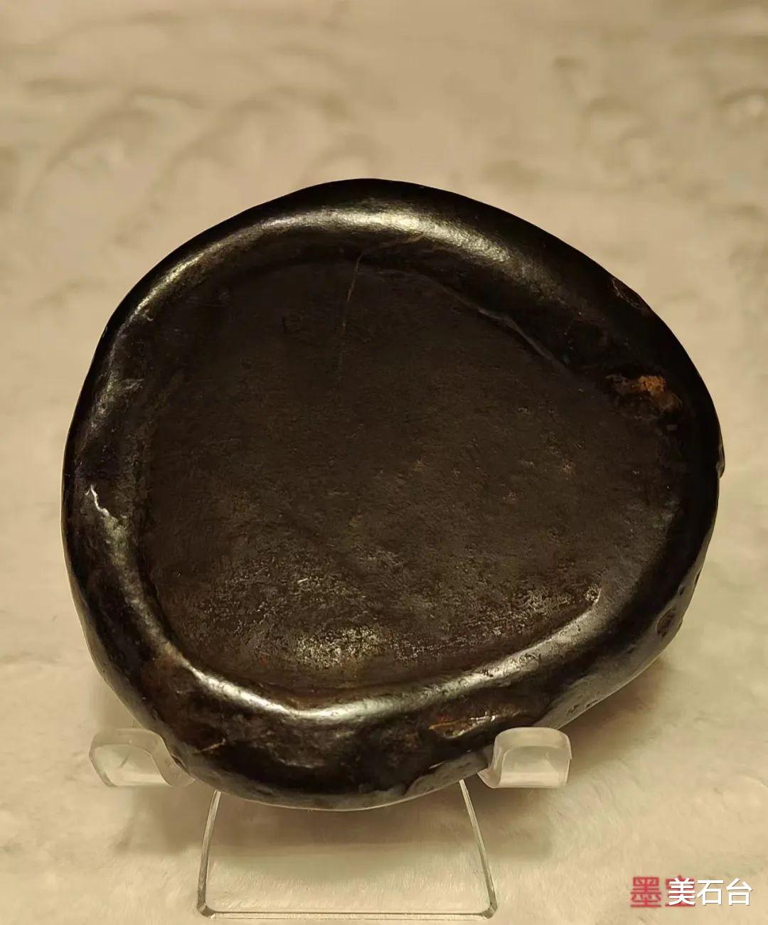 太神奇,杭州石展惊现溶洞小品石,银色玻璃皮呈现金属光泽