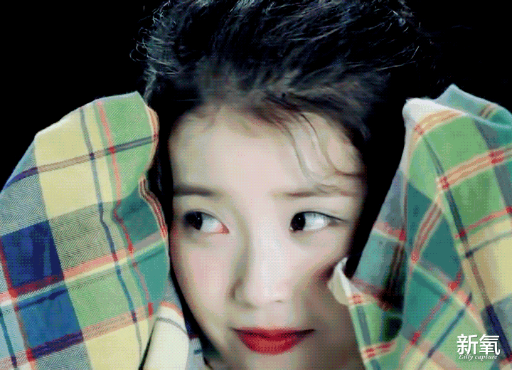 杨幂|为什么只有杨幂可以靠美眼弥补其它硬伤,长红20年仍屹立不败?