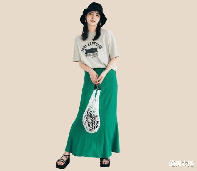 比米色优雅，比棕色显白，今夏的“裸肤色”凭什么火了？