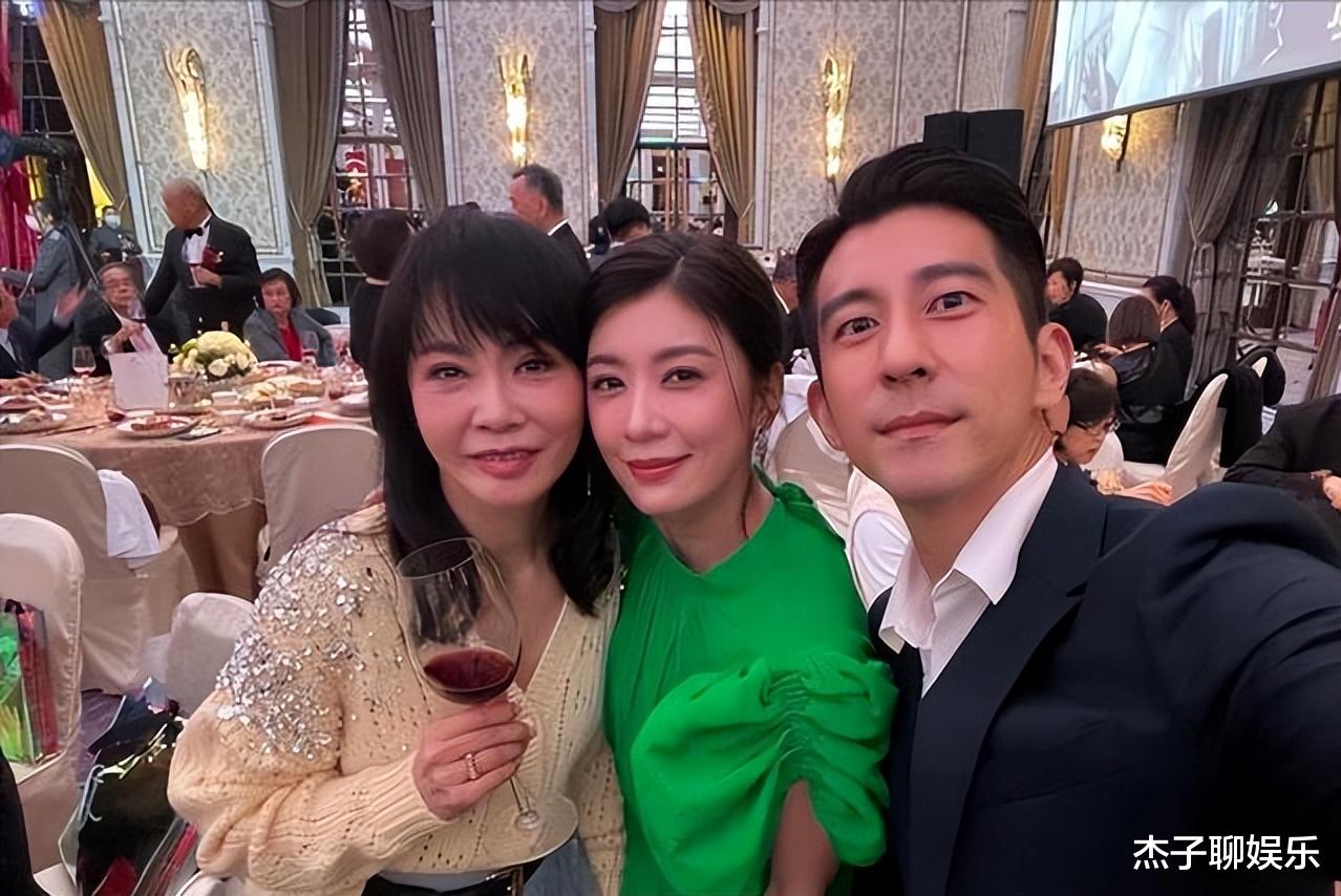 柴智屏|见家长!林瑞阳长子携2婚女友参加婚礼,和准岳母柴智屏贴头拍照