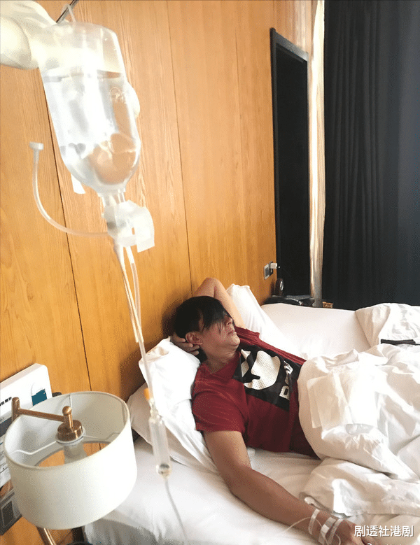 莫少聪|十年未见！61岁知名港星身兼父职供弟弟读书，近年洗心革面做公益