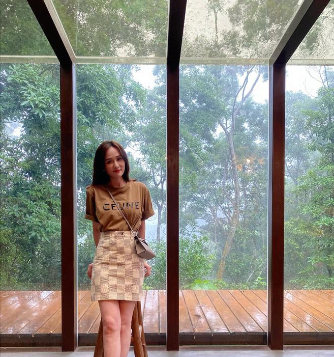 陈乔恩|陈乔恩怎么突然瘦成这样!穿抹胸体态孱弱,剪刘海脸颊凹陷显病态