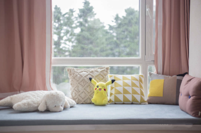 房子越小越不能乱装，学她把空间利用到极致，进屋才知：反差太大