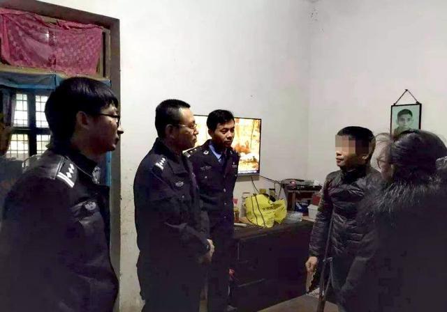 2002年,5名男子模仿电视剧《插翅难逃》抢劫23万,警察5天破案