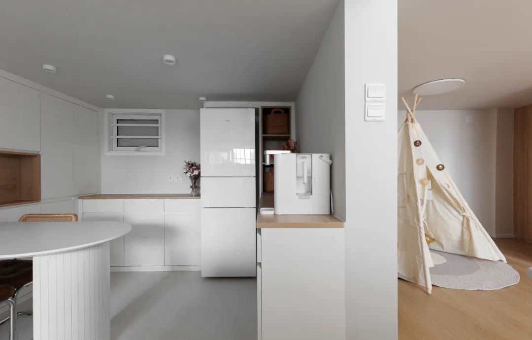 层高4米3,面积40㎡超旧学区房,改出两室一厅,带入户花园