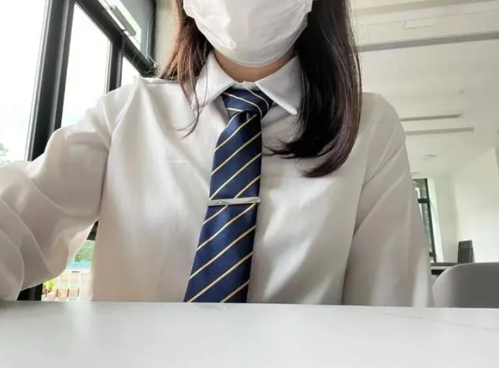 |女大学生从设计院辞职后,选择的工作令人不解,本人称只是过渡