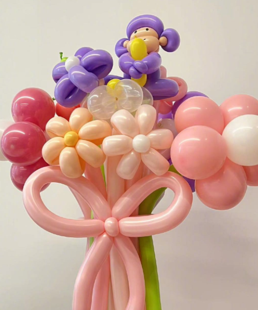 杨紫|杨紫晒30岁庆生照，三十而立尽显成熟美，这衣品谁不爱？