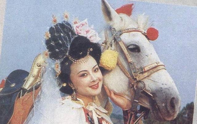 周洁|“最美杨贵妃”周洁：花费20万美金包机回国回家第五天就香消玉殒