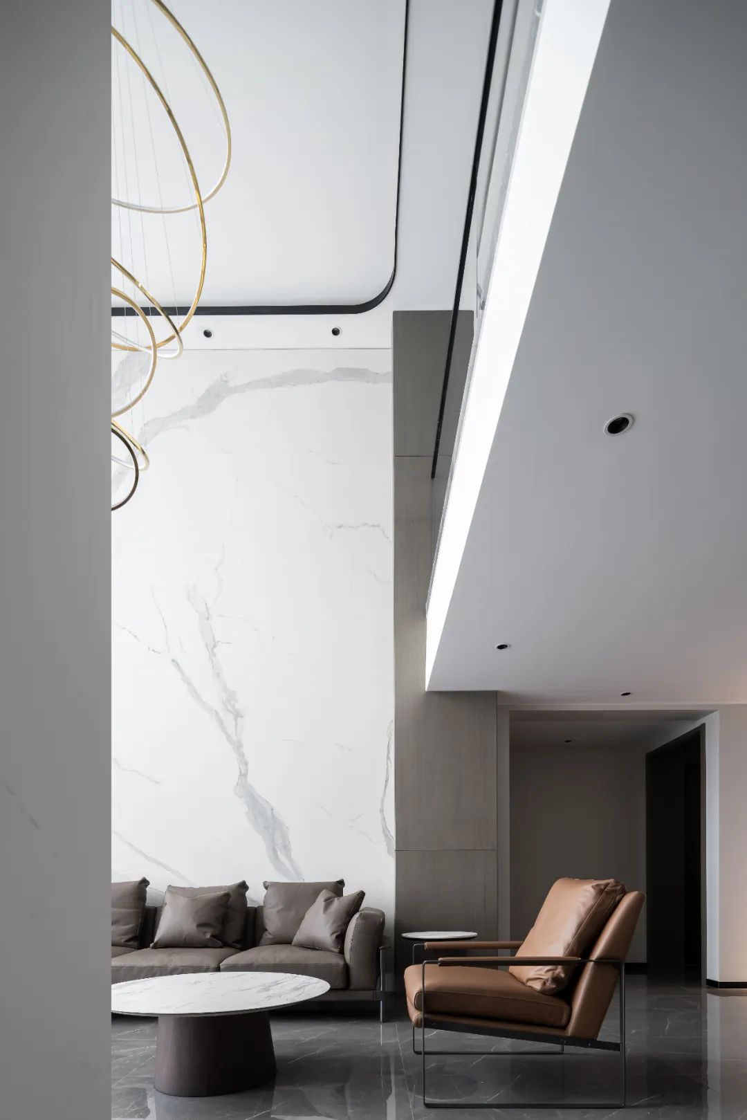 280㎡至简轻奢,玲珑别致的悬挑顶层复式