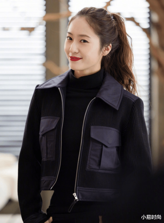 郑秀晶|郑秀晶简直就是画报女神！最新美照飒气十足，直线条正装超A