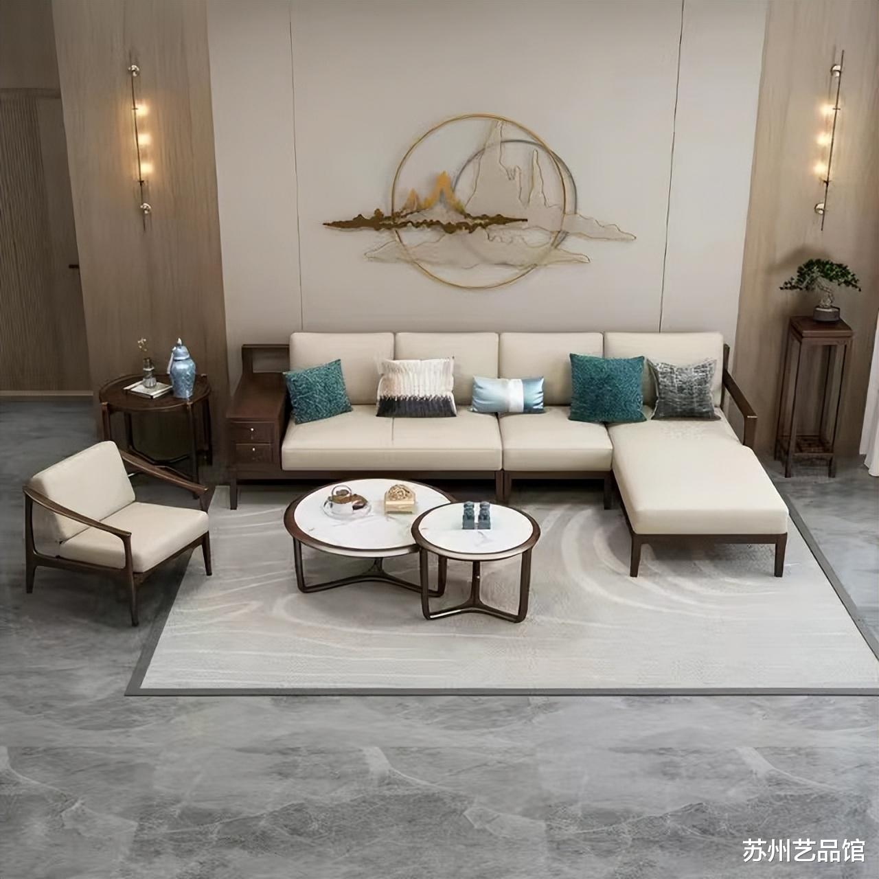 新中式既有传统的文化韵味,又有现代的时尚轻奢感