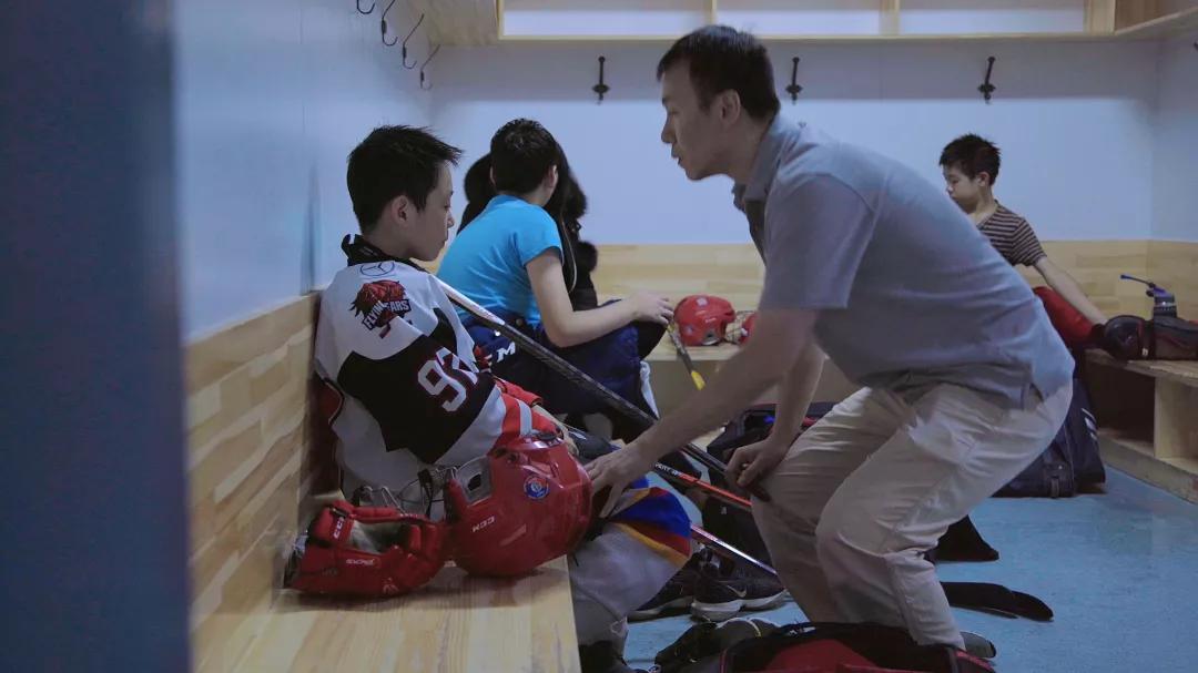 律师|他跟拍北京中产家庭四年：片子一出引爆争议