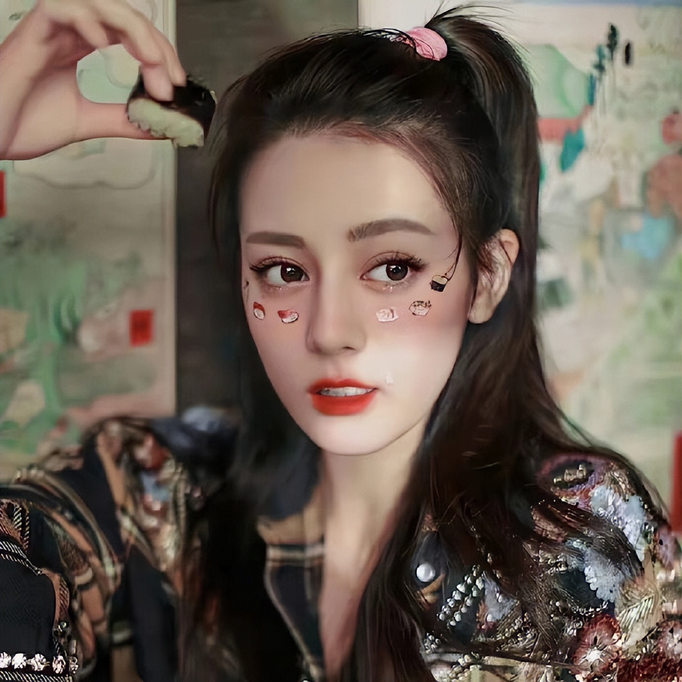 迪丽热巴|李沁、王俊凯、迪丽热巴的粉丝发小作文:有的感动,有的无理取闹