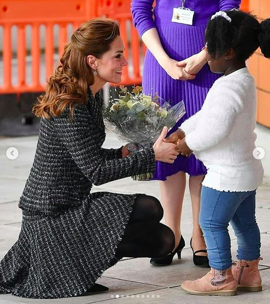 戒指|出于健康安全原因,凯特王妃摘戒指访医院,呢料衣物不易吸附灰尘