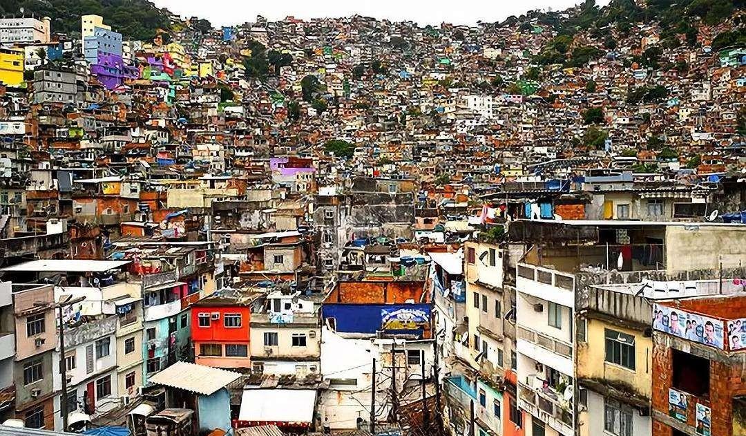 游山川|巴西的这个地方，街头艳丽的风景背后却隐藏着风险？