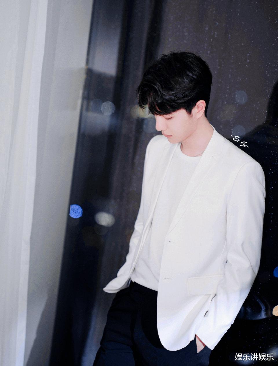 王一博|王一博粉丝豹晚节目单出炉，15个节目贺新春，海外同步上线！