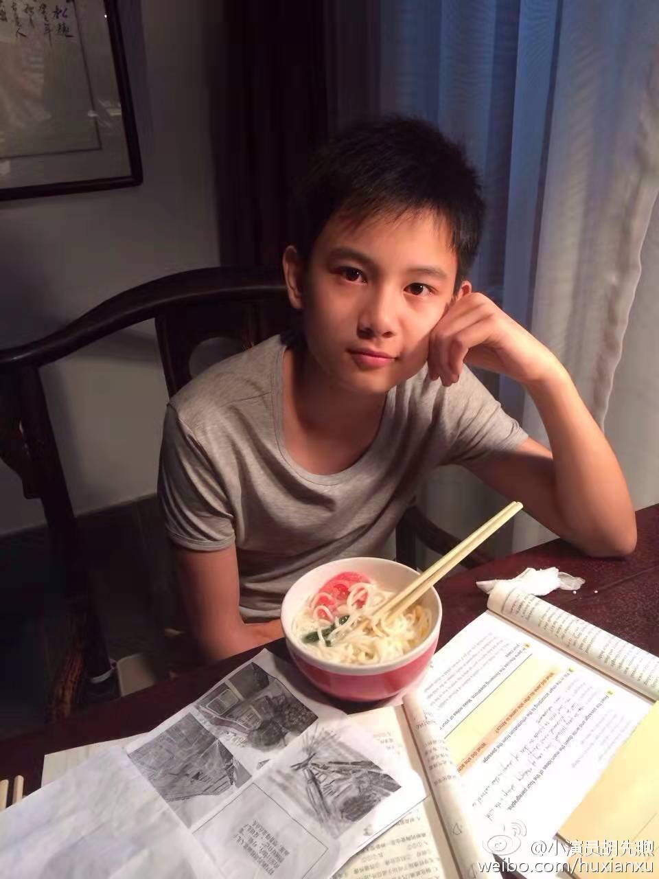 胡先煦|不说话的胡先煦  粉丝大呼“母爱变质”