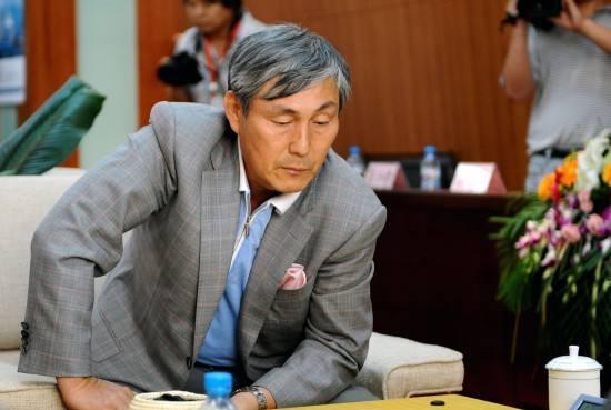 申真谞|尹畯相，成为“700胜”棋手！格外感谢申真谞？