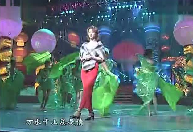 春晚|电话点歌,神仙打架,节目表演到一半去敲钟,曾经的春晚有多会玩