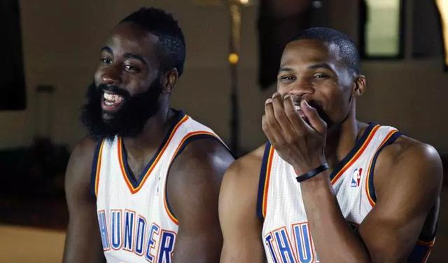 得分王|NBA历史上有没有既拿过得分王，又拿过助攻王的球员？你怎么看？