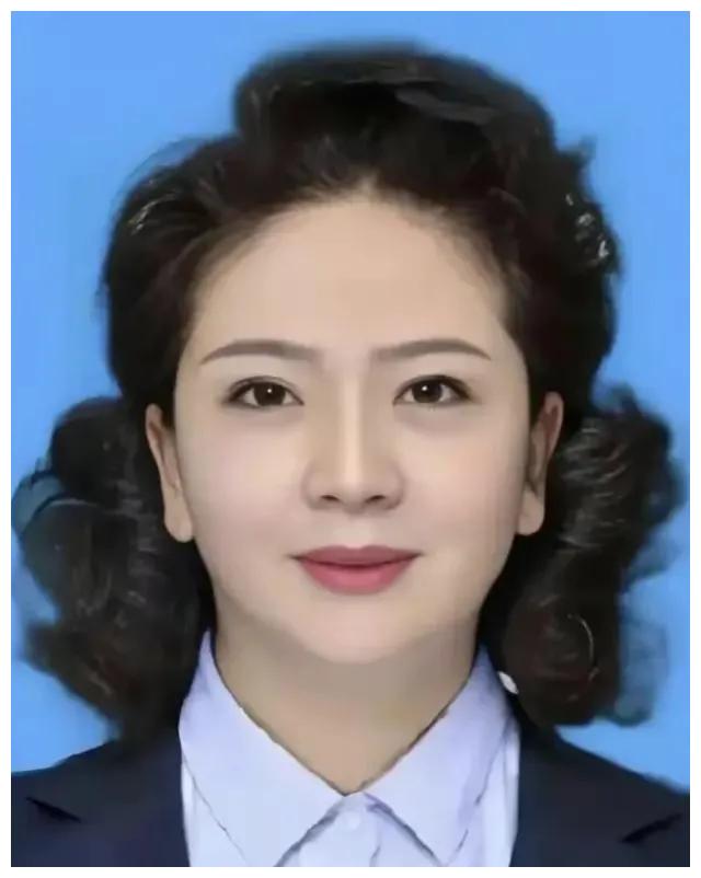 李少莉|李少莉再次露面，重返岗位，打扮低调，事件到此结束了？