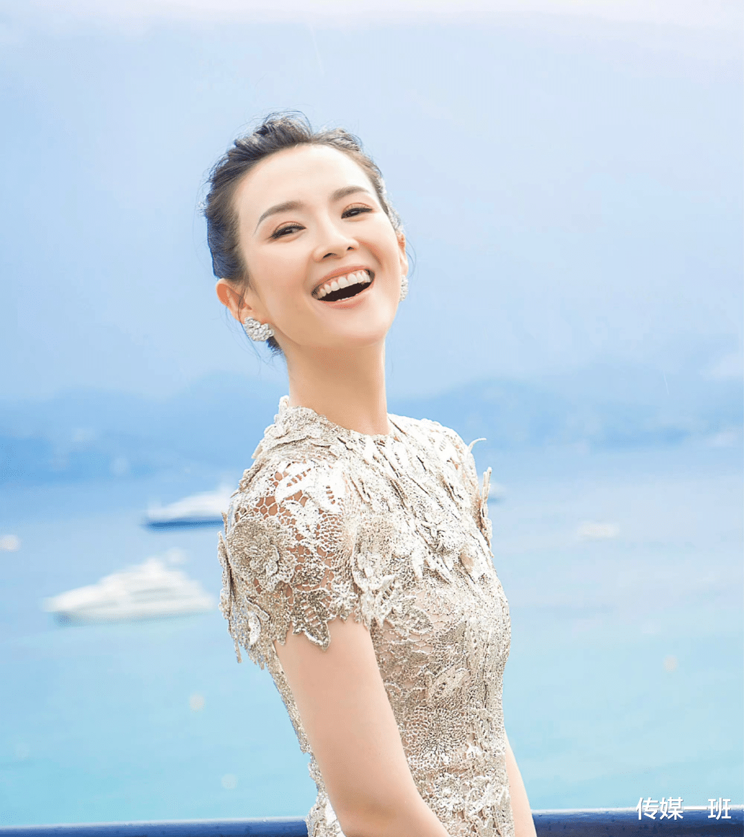 汪峰|汪峰神秘二女儿汪璟怡近照曝光,父女俩逛街买钻戒疑为章子怡庆生