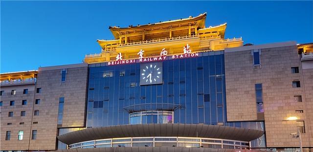 案例:04年,北京阿姨给小伙20元救急钱,18年后男子报恩,还19元