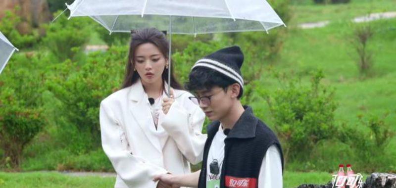 白敬亭|白敬亭被曝喜欢二字女星!网友扒证据女主是饭圈最红嫂子的人选