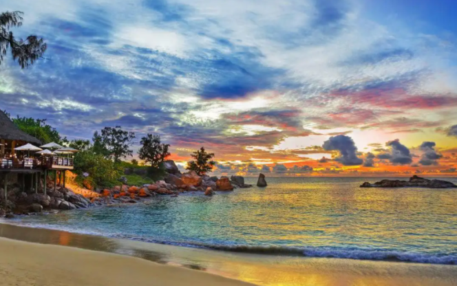 华山|自从第一批欧洲人，到塞舌尔群岛旅游，这群小岛也就再难宁静了