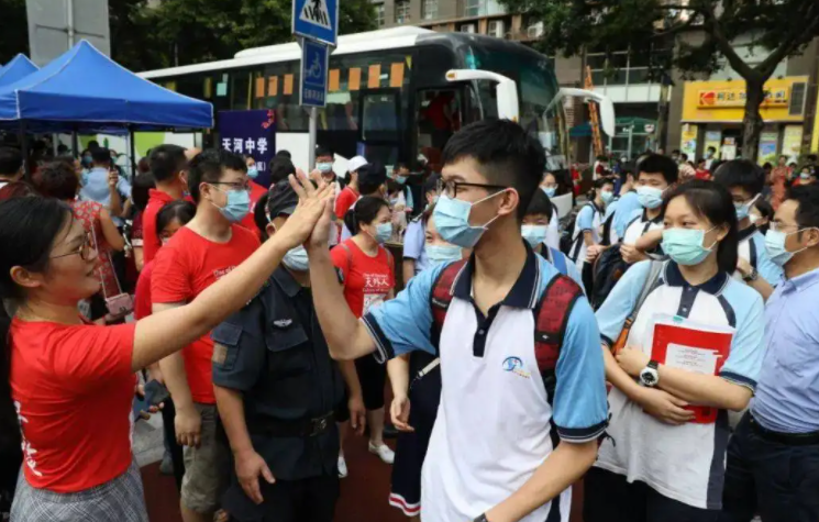 分流|“取消普职分流”被误读：高中普及将到来？教育部答复并无此事