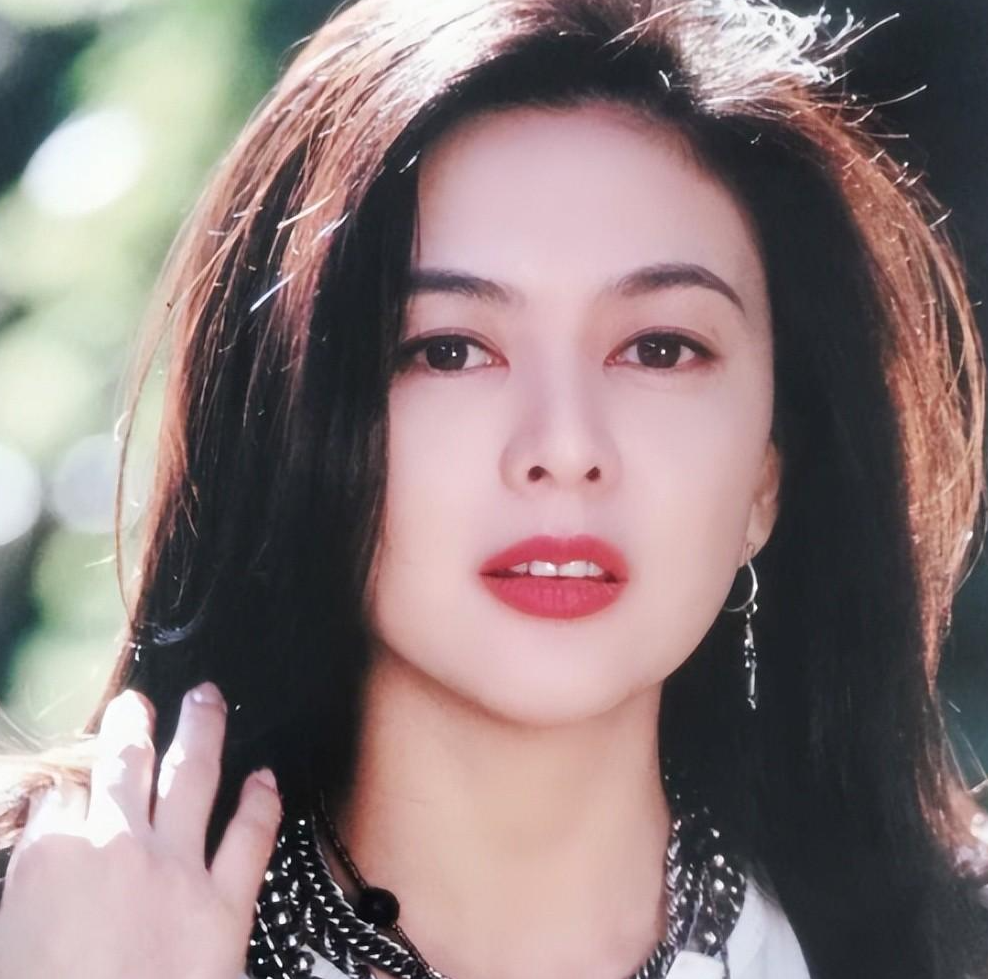 整容|在当奶奶的年纪整容，如今脸垮得没眼看，这些女星肠都悔青了吧