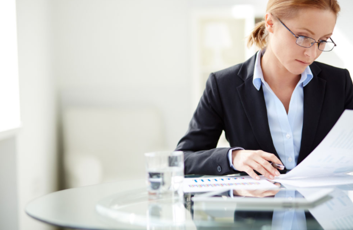 职场新人|有些人想不通,为啥老板要多发工资还要给你减半?