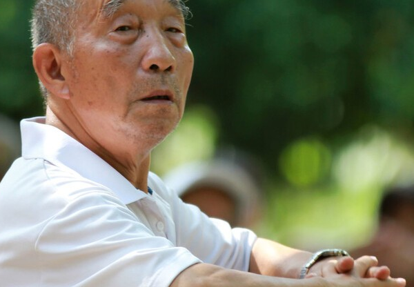 我四次接到继承遗产的电话,以为是个骗局,律师:你曾救过他的命