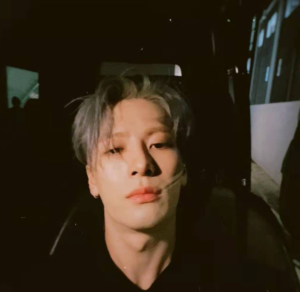 明星|又一明星翻车了!王嘉尔遭网友炮轰,举动令人摸不着头脑