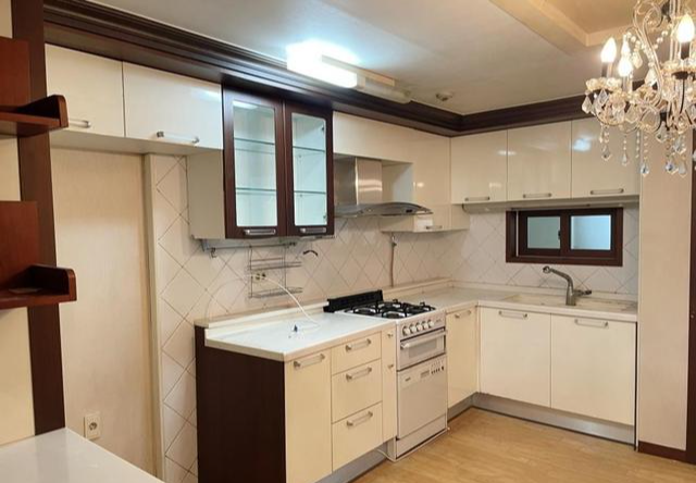 看过这套116㎡二手房改造,发现真正留住人心的,不是靠豪装堆砌