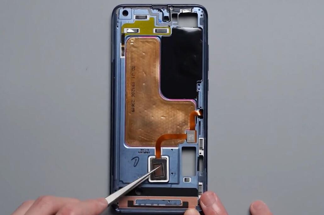 红米手机|?散热为王的时代，红米红魔已经很拼，奈何拯救者更卷