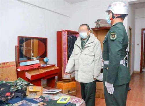 福建男子冒充营长,频繁出入娱乐场所,与多名女性保持不正当关系