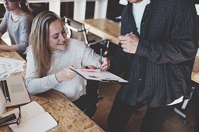 |职场人遇到的三个问题,没有及时明示对方,以后就会知道了
