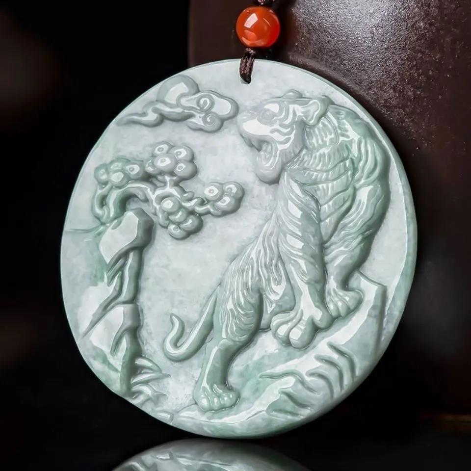 老虎|虎年适合送什么的翡翠？翡翠老虎有何寓意？