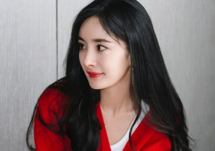 杨幂|杨幂:事业为主,不畏惧任何质疑