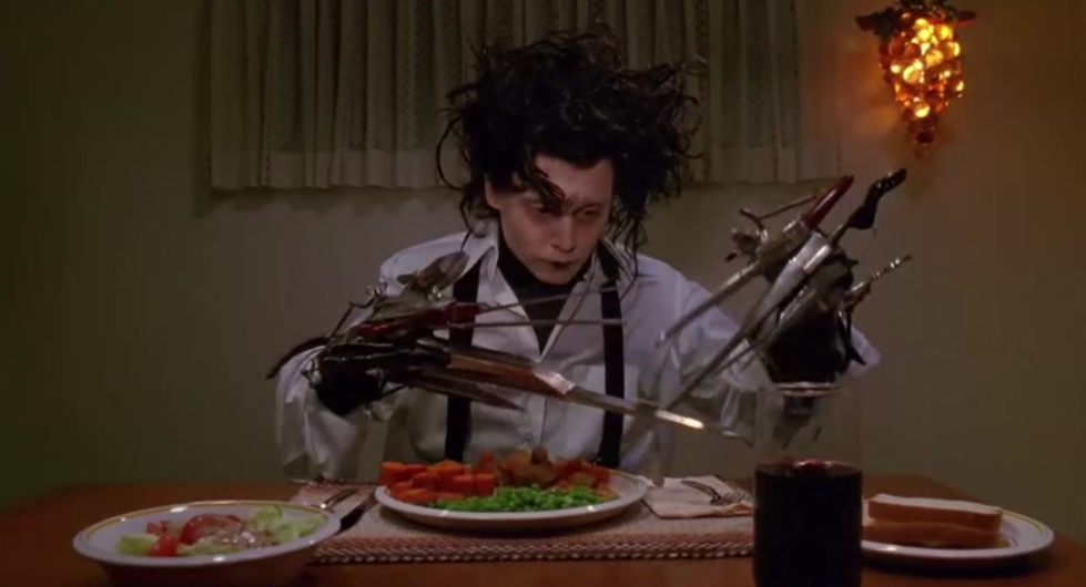 剪刀手爱德华|电影：《剪刀手爱德华》爱情最简单的样子