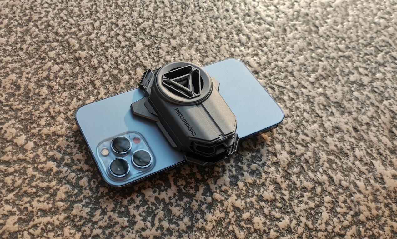 USB|手機凍手是什么體驗——紅魔渦輪散熱背夾評測