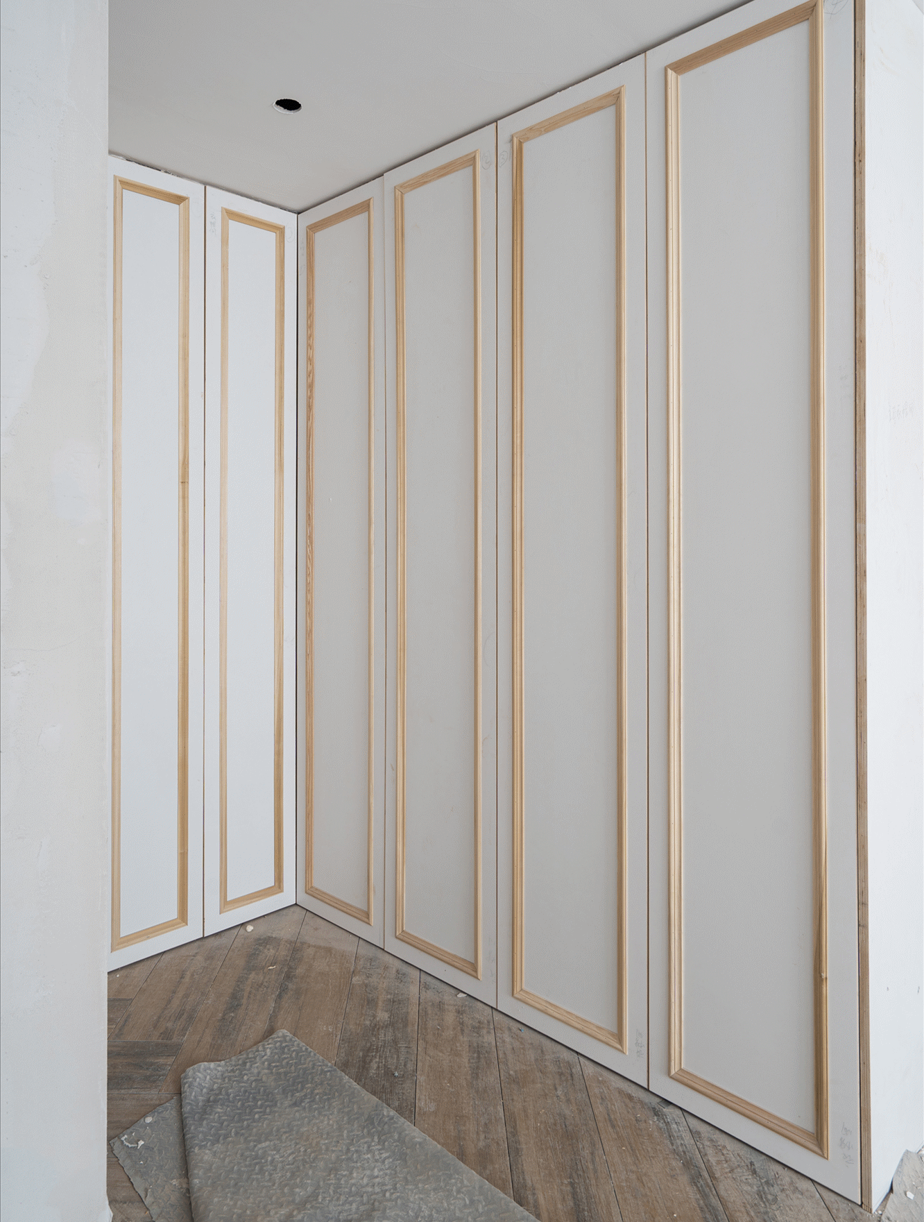 卧室里被浪费的空间，学聪明点利用起来，储物量抵得过2间衣帽间