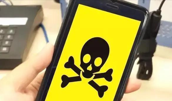 深夜偷看“不良网站”,删除历史记录有用吗?3个坏影响或将出现