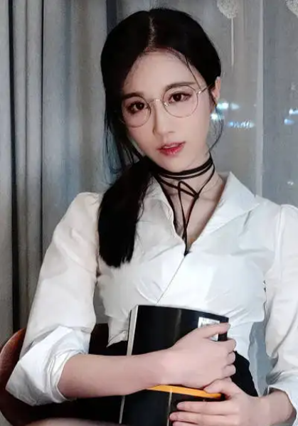 轩子|网红“轩子巨2兔”复播后人气低迷,直播间仅万人,女方想找人结婚