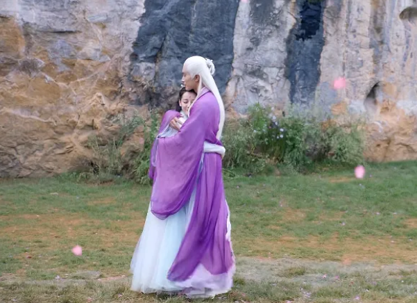 东华|《三生三世枕上书》,讲诉青丘帝姬与东华的爱情,可谓荡气回肠