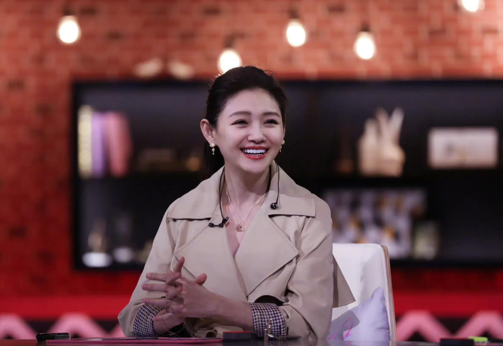 大S|大S杀猪盘!刷前夫卡买再婚用品,给光头买鞋,小菲养男人实锤了